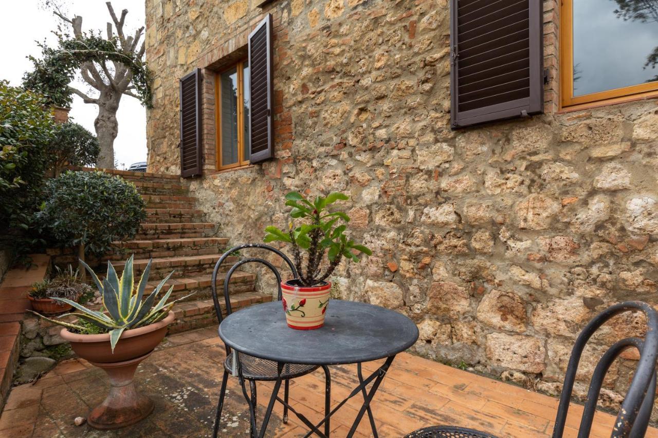 Enchanting Flat With Patio In Abbadia A Isola Monteriggioni Buitenkant foto