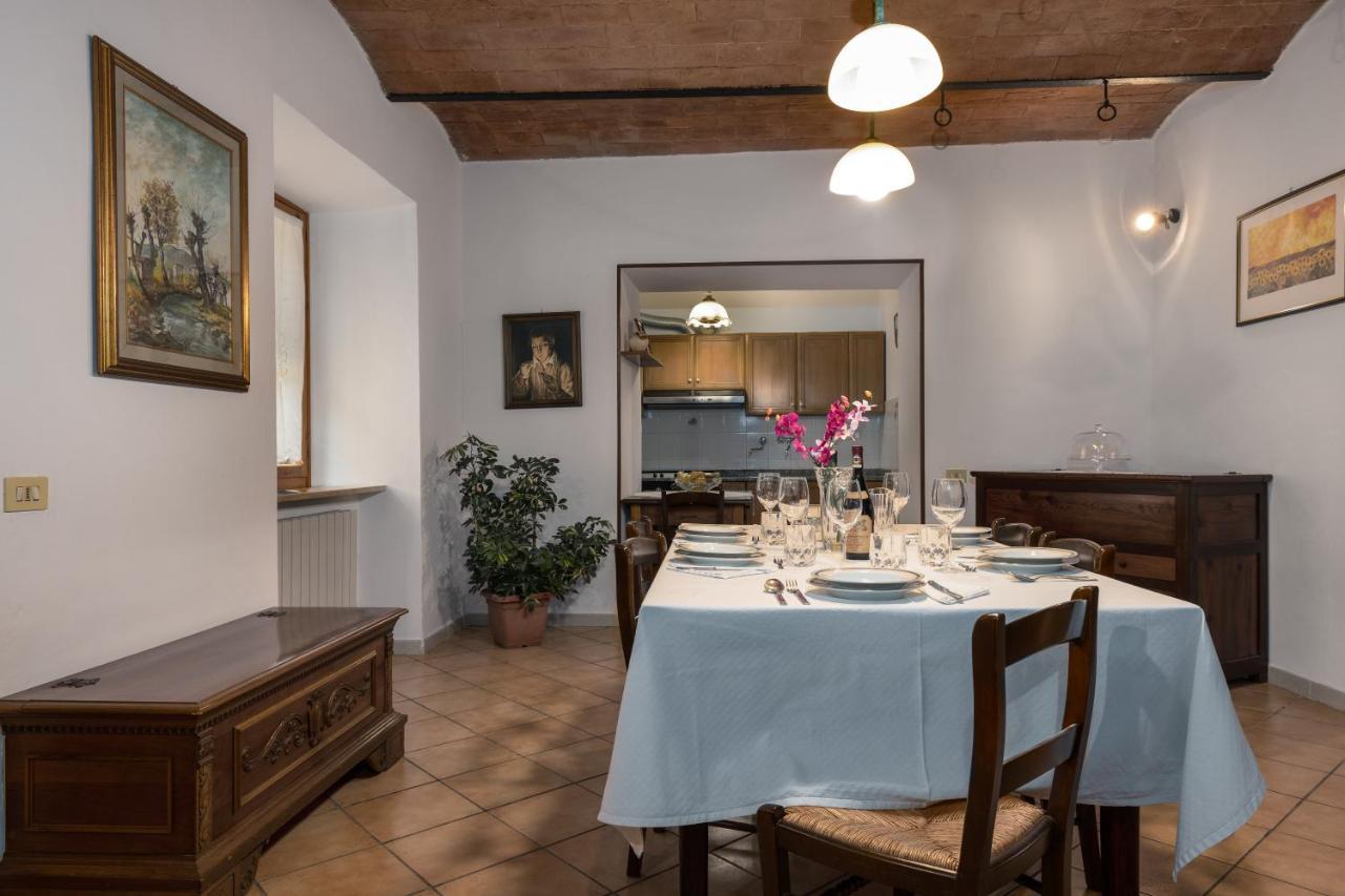 Enchanting Flat With Patio In Abbadia A Isola Monteriggioni Buitenkant foto