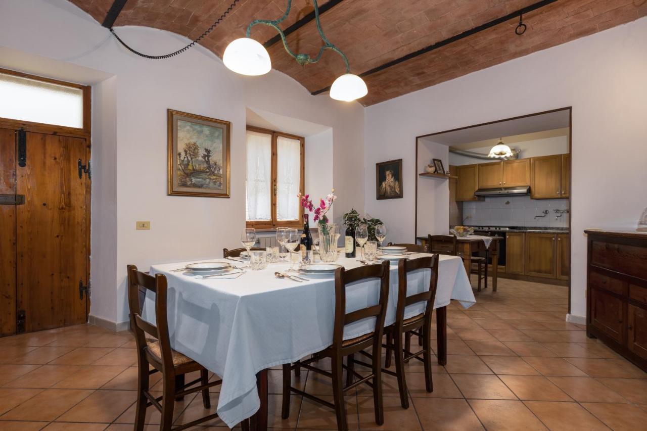 Enchanting Flat With Patio In Abbadia A Isola Monteriggioni Buitenkant foto