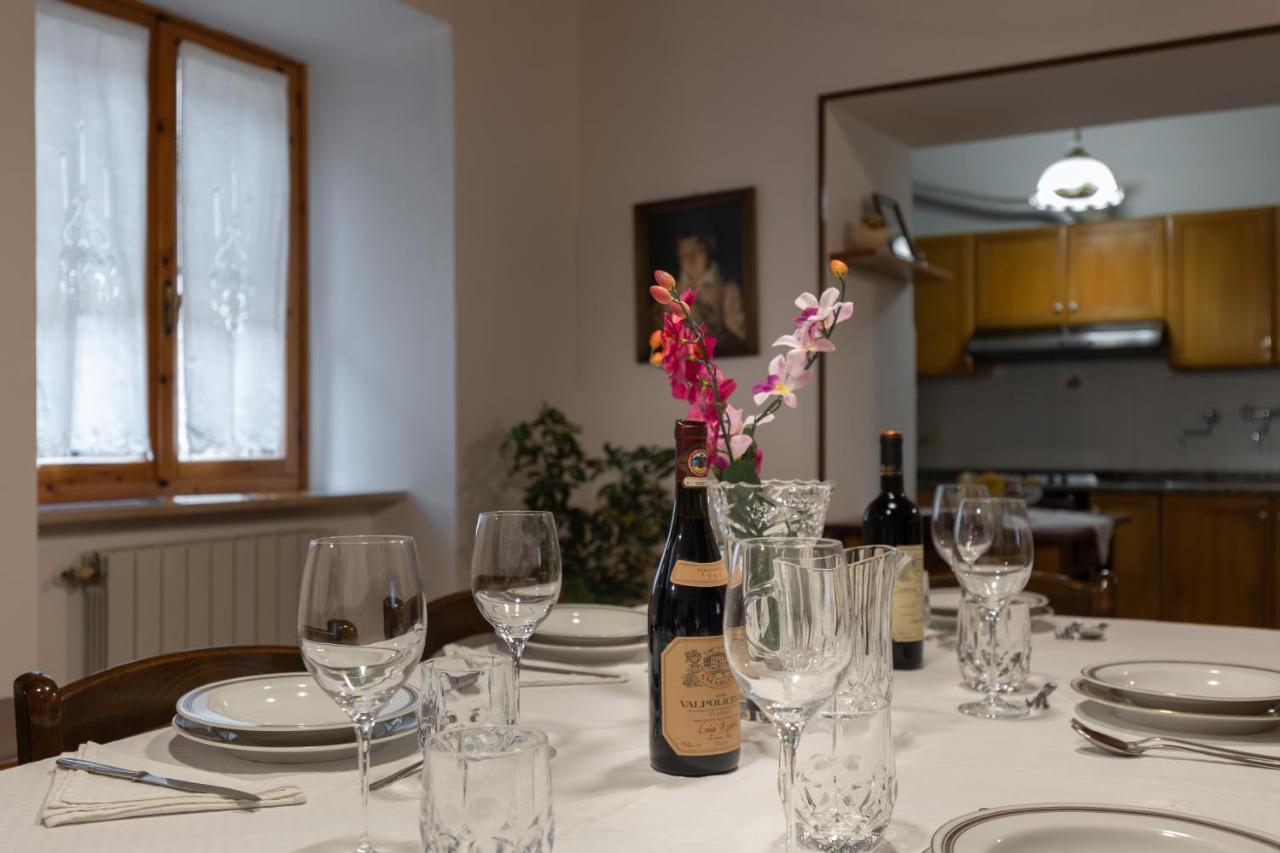 Enchanting Flat With Patio In Abbadia A Isola Monteriggioni Buitenkant foto