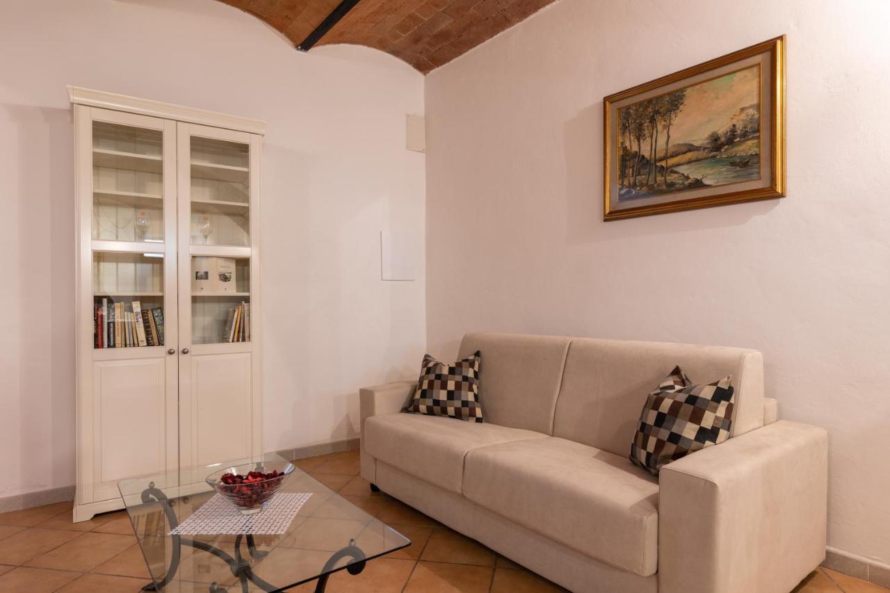 Enchanting Flat With Patio In Abbadia A Isola Monteriggioni Buitenkant foto