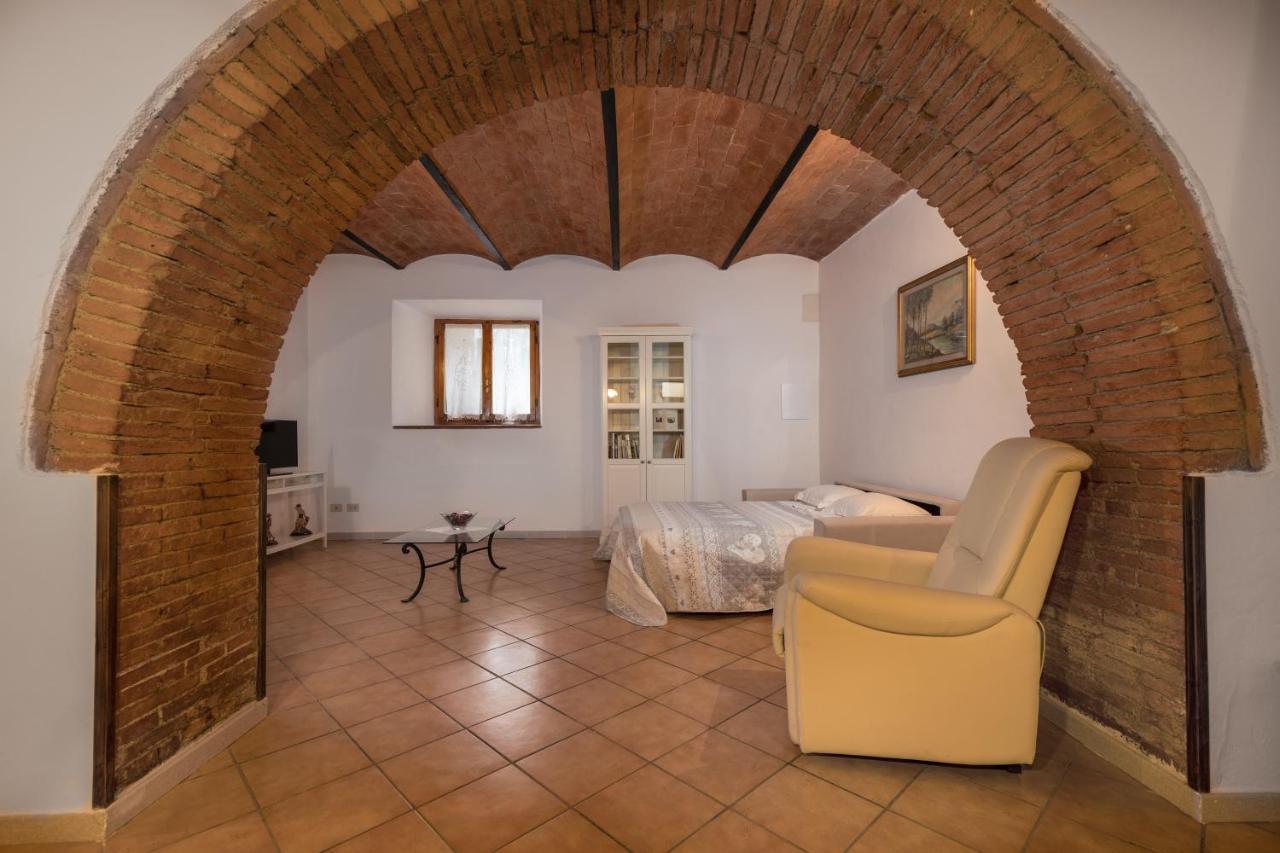 Enchanting Flat With Patio In Abbadia A Isola Monteriggioni Buitenkant foto
